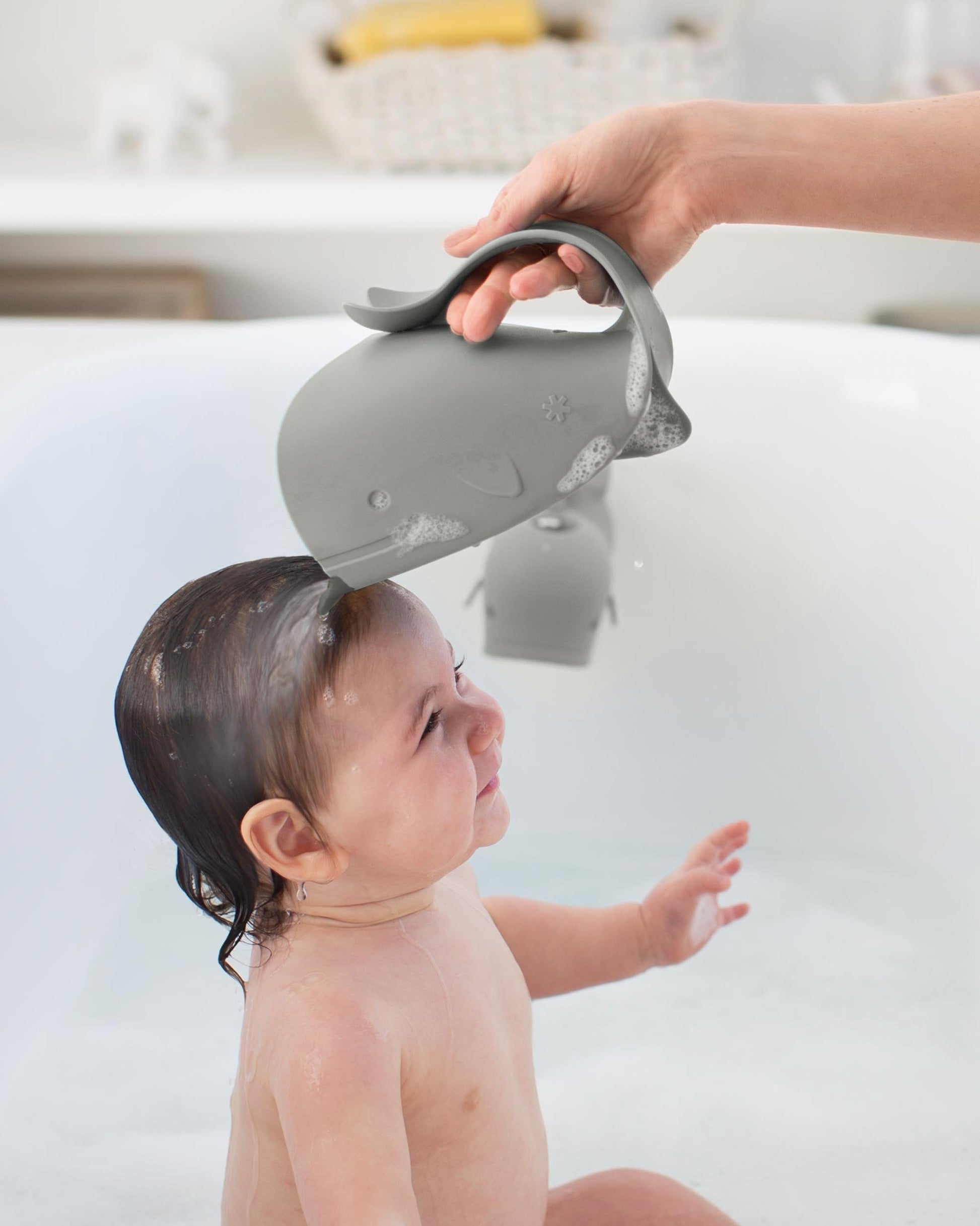 Skip Hop Moby Bath Rinse Cup: Tear-Free Waterfall Rinser, Blue(Pack of 1)