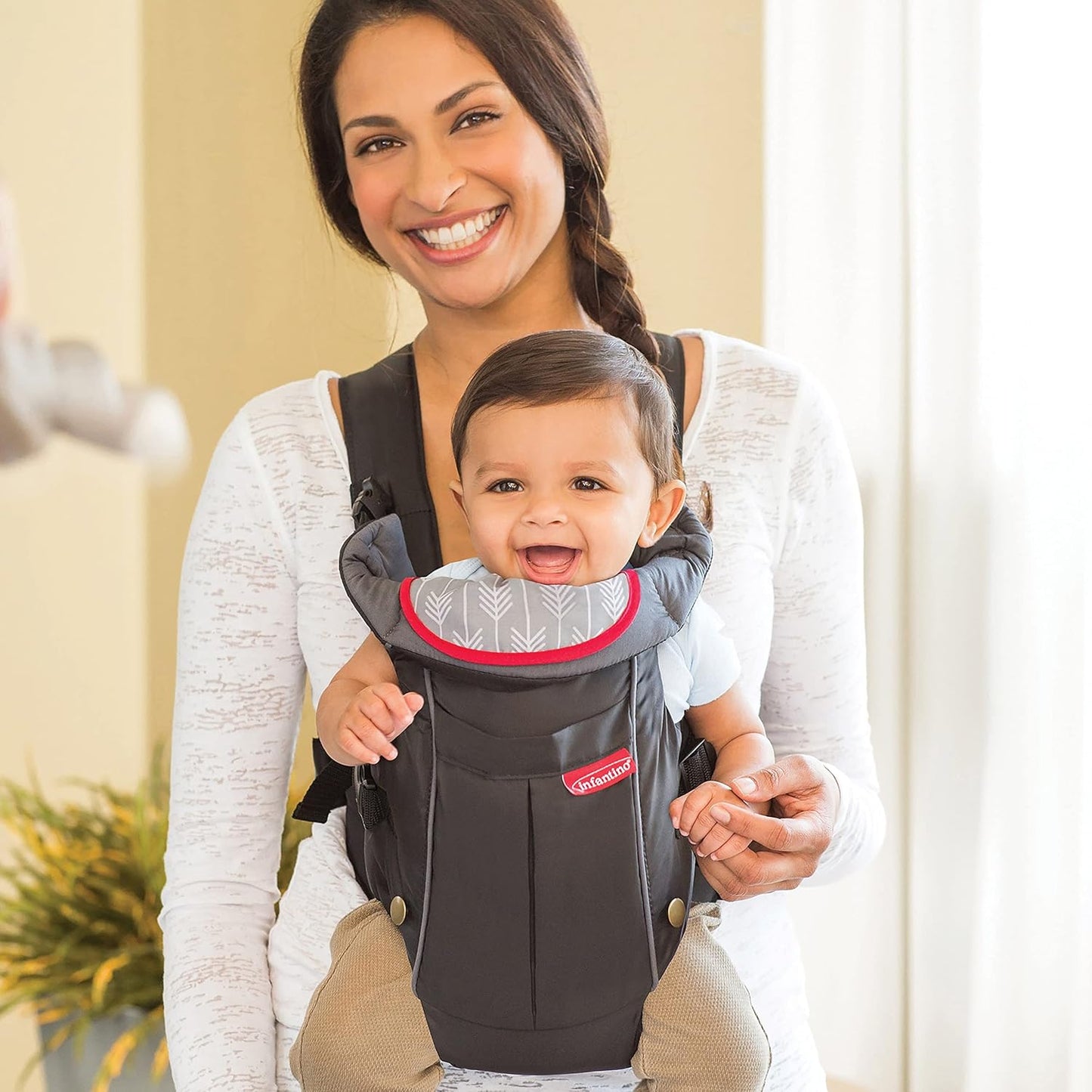 Infantino Swift Classic Carrier Light and Compact, 2 Ways to Carry, Can Carry (3.6-11.3 Kgs), Black