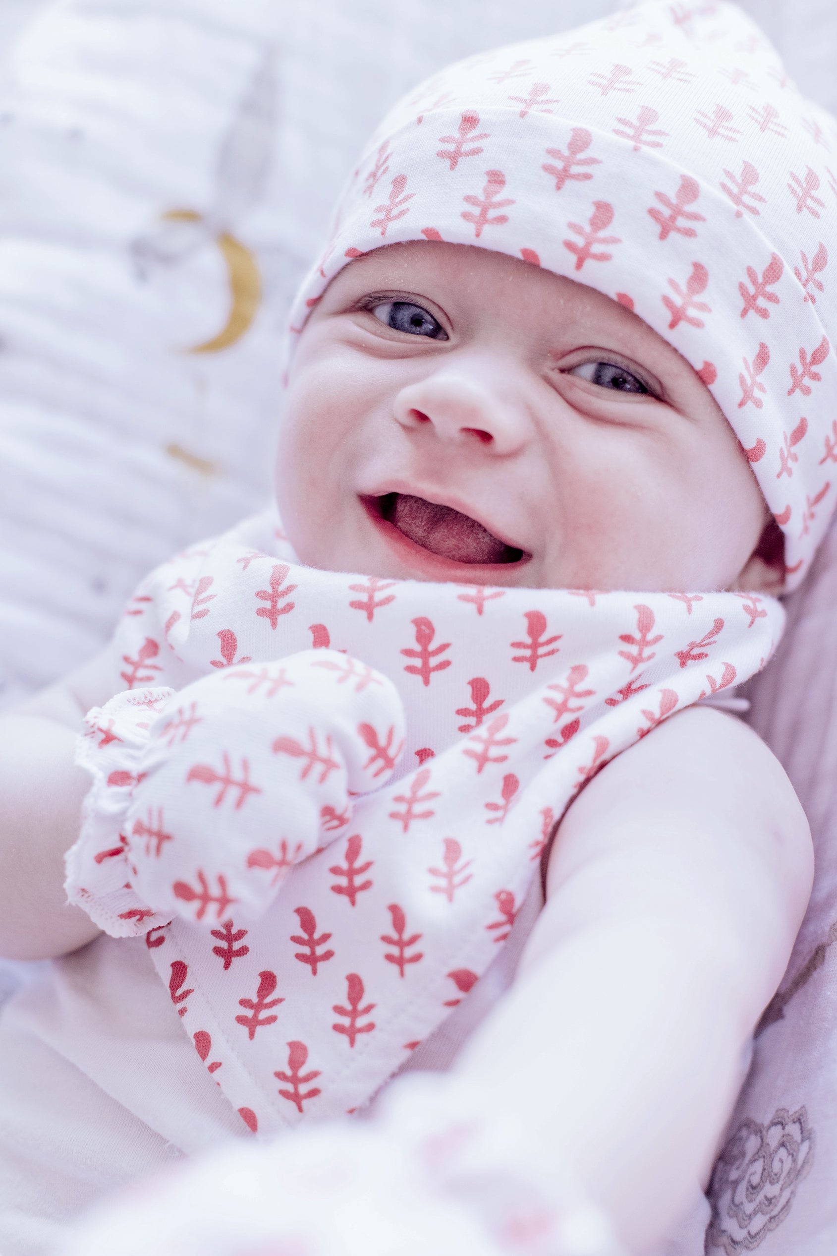 Malabar Baby Organic Cotton Bandana Bib, Mitten, Hat Set - Pink City
