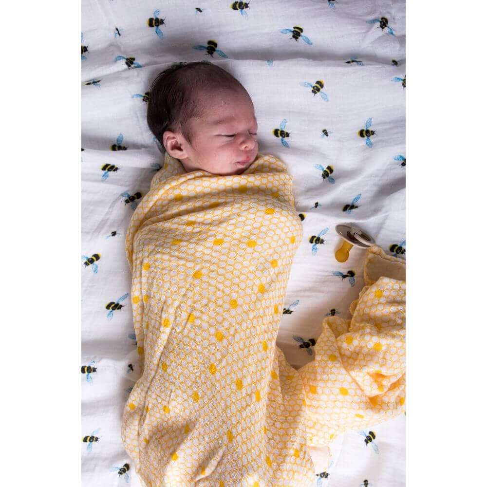 Malabar Baby Organic Swaddle - Pink Rainbow