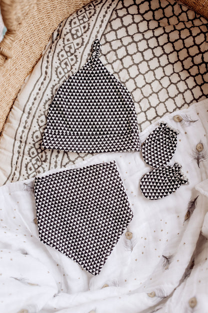 Malabar Baby Organic Cotton Bandana Bib, Mitten, Hat Set - Greenwich