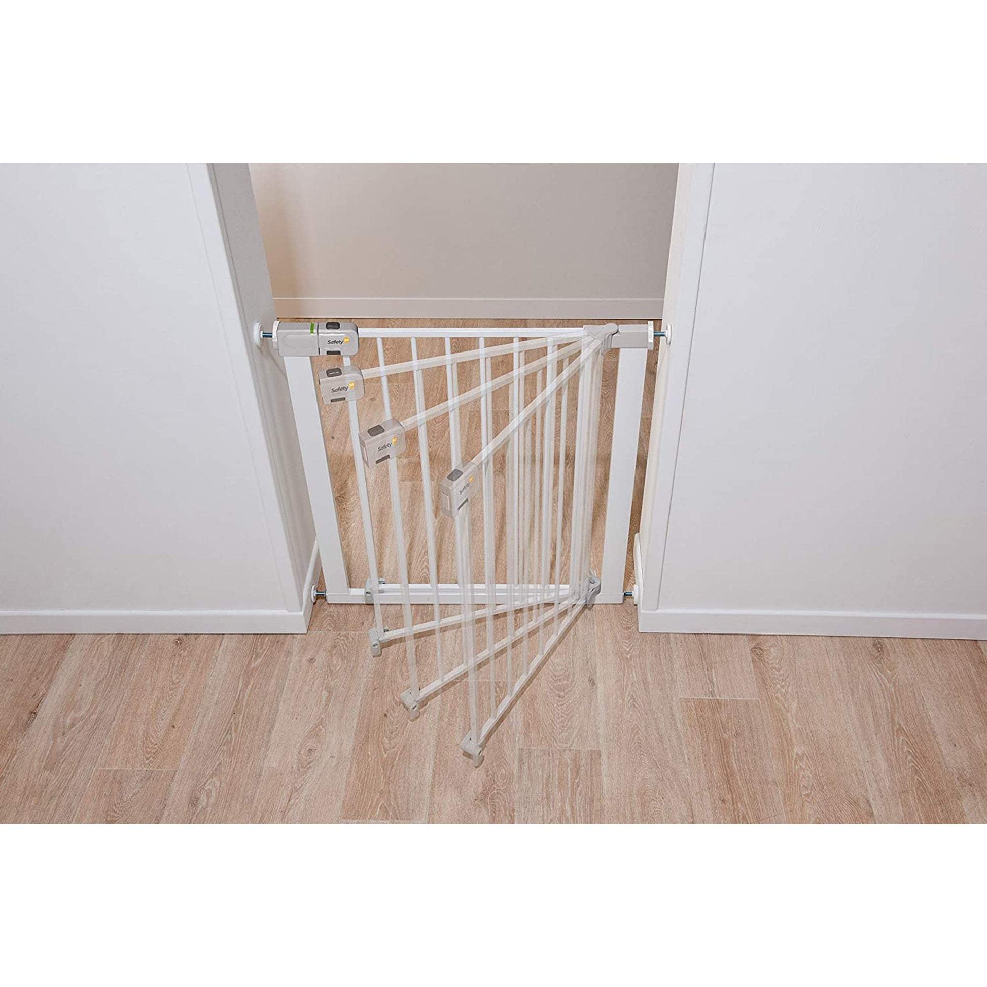 Safety 1St White Color Auto Close Gate || 6Months To 36Months || Distress Box - Distressed