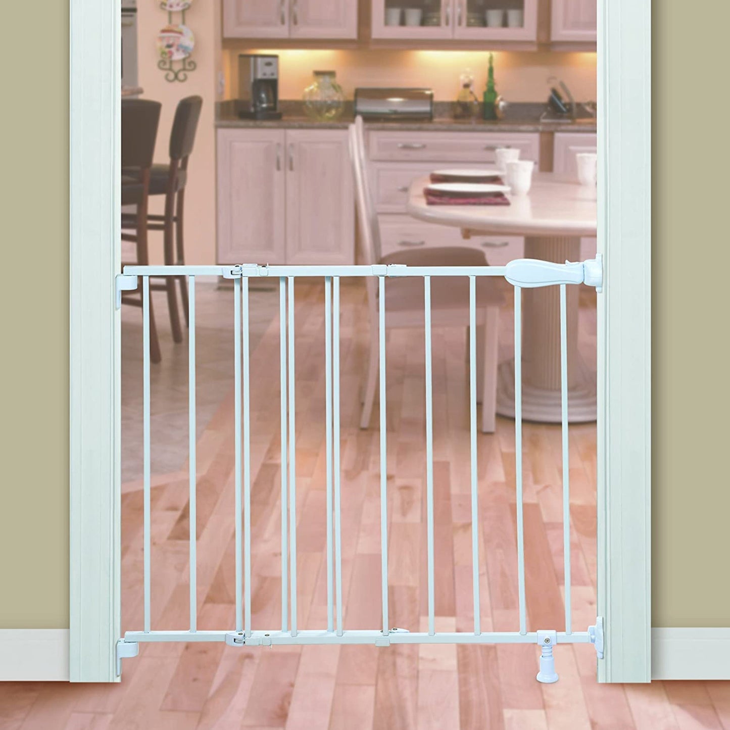 Summer Infant Top Of Stairs Simple to Secure Metal Gate || Color-White || Distress Box